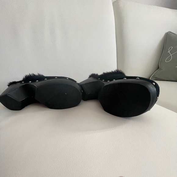 Roxy slip on lined suede clogs - Picture 3 of 4